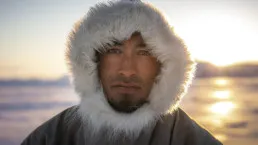 Ritratto del cacciatore Aleqatsiaq Peary in Groenlandia