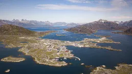 Nanortalik in Groenlandia vista dall’alto