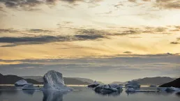 Fiordo di Narsaq nella luce della sera
